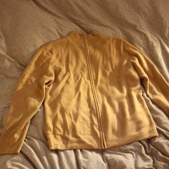 Knitted zip up vest - Picture 2 of 5